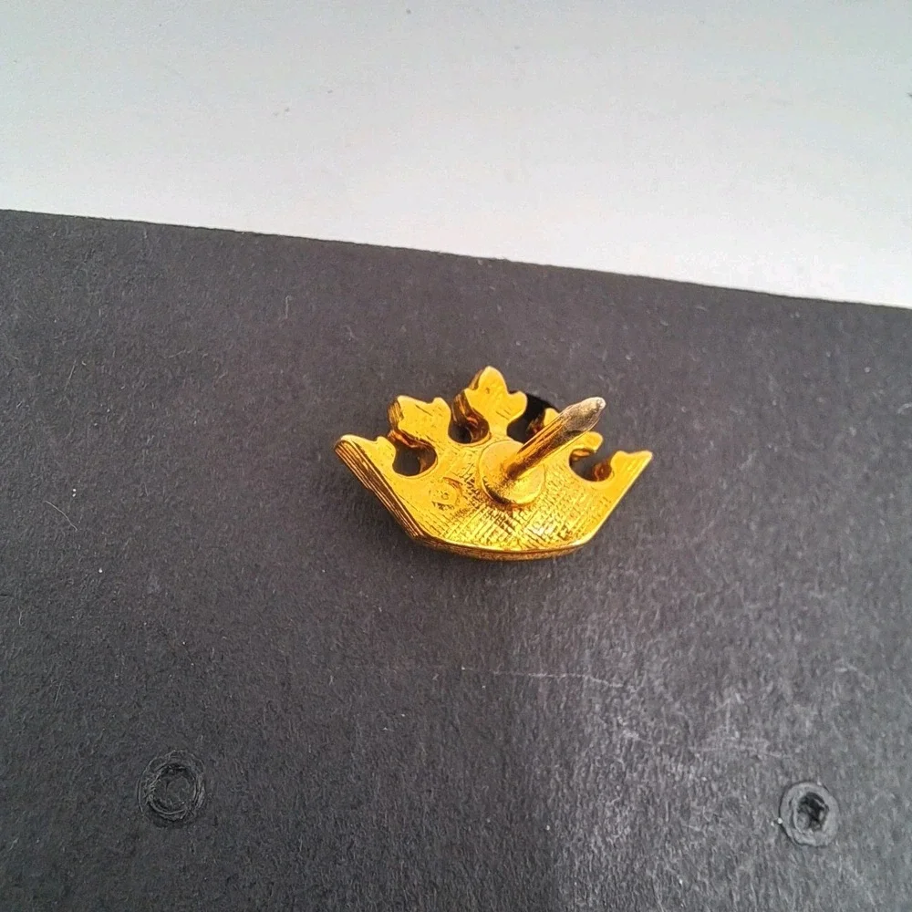 Crown Tie Tack Lapel Pin Small Rhinestone Gold Tone Collectable Vintage